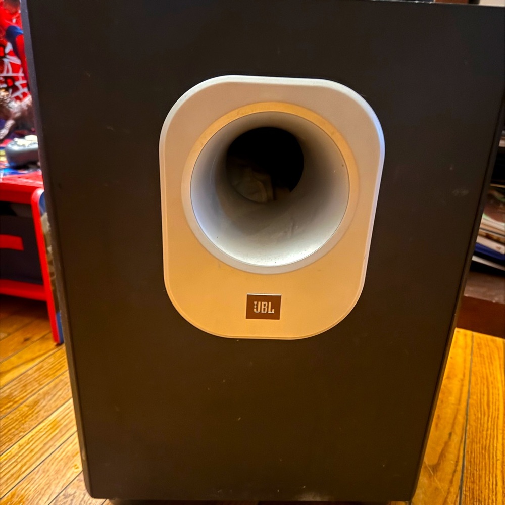 JBL sub 500